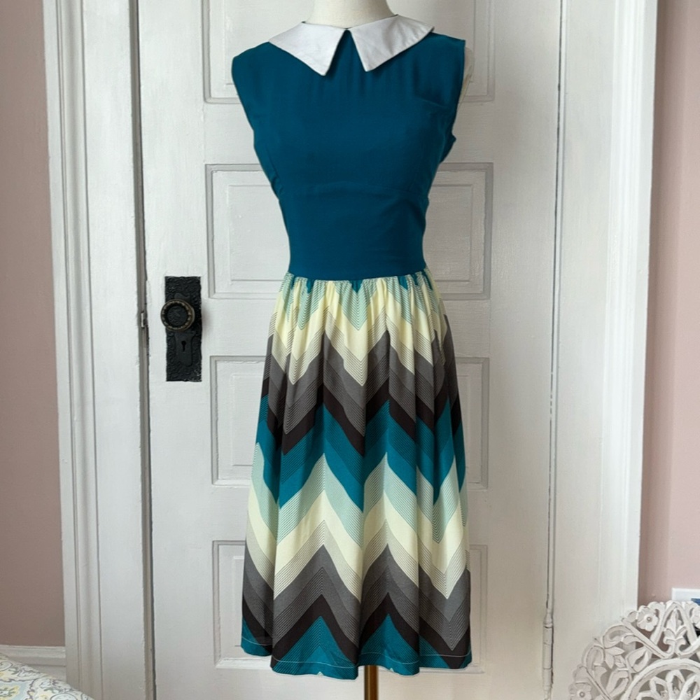 QUEEN OF HEARTS BY LETTY TENANT RETRO COLLARED DRESS